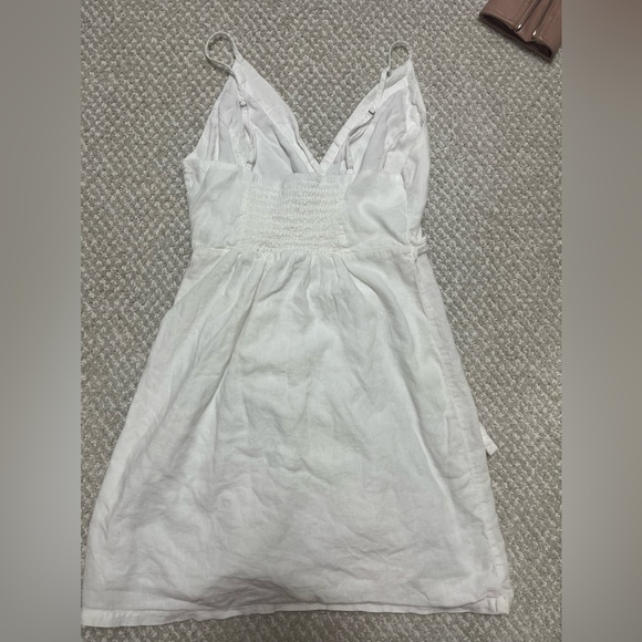 Urban Outfitters White Dress With Buckle - Picture 2 of 3